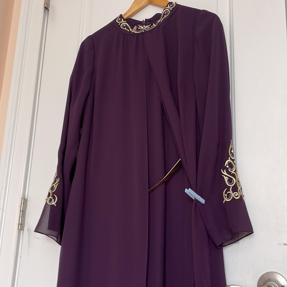 Gold embellished -Embroidered Purple Abaya dress - Picture 1 of 16